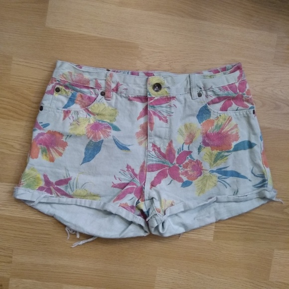 Billabong Pants - Billabong Floral Shorts